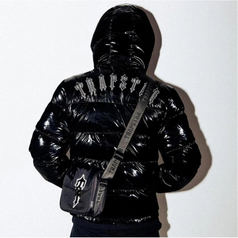 Trapstar Pufferjacke glänzend schwarz